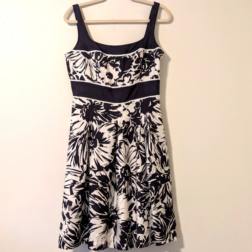 Floral Black and White Silk‎ Dress - Picture 6 of 7